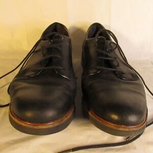 Clarks Black Leather Oxfords